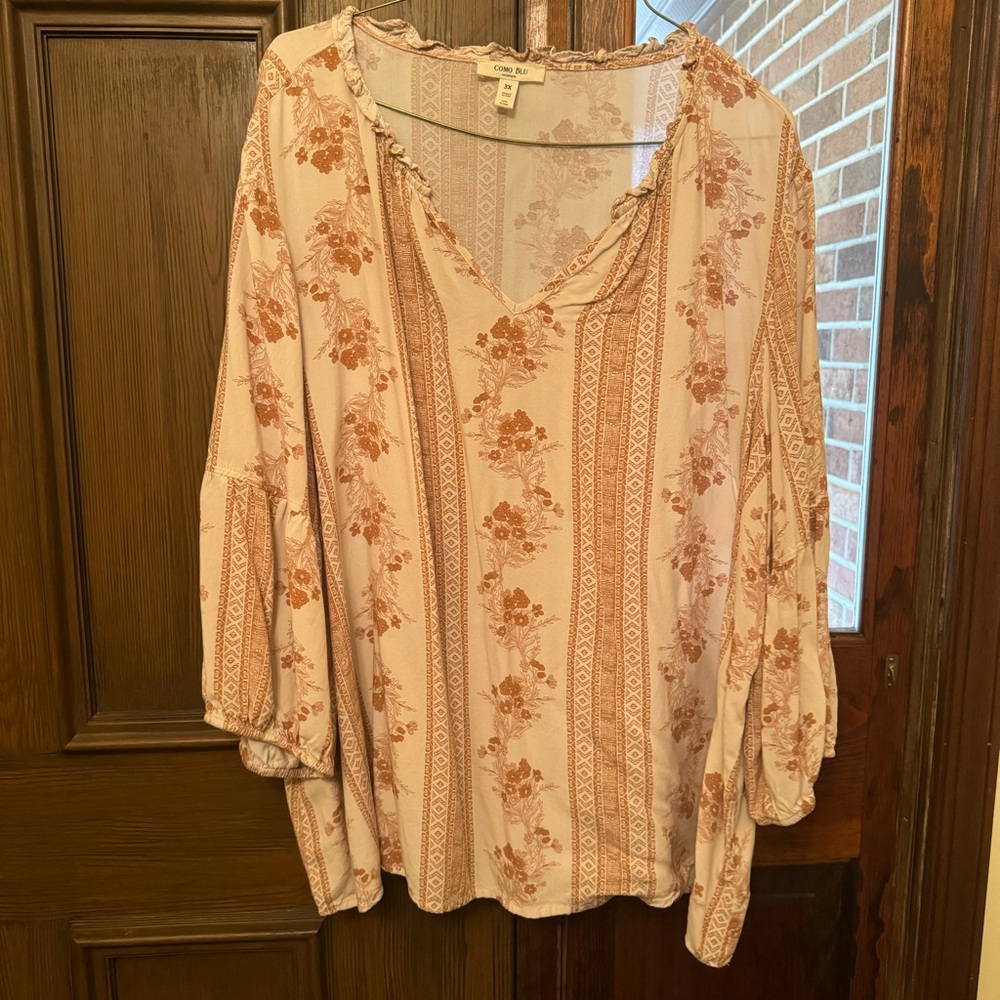 Como Blu Floral V-Neck Blouse